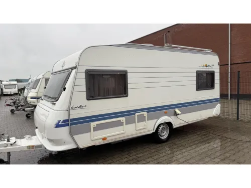 Hobby Excellent 470 UB dinette transverse bed toilet  photo: 13