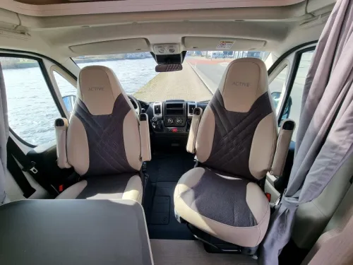 B&uuml;rstner Nexxo Van T 569 photo: 15
