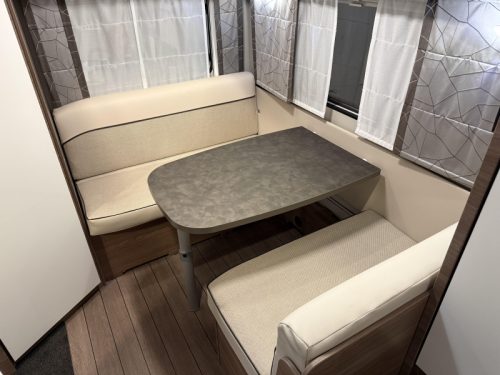 Knaus Sport 400 QD FIXED BED MOVER AWNING (TOP) photo: 7
