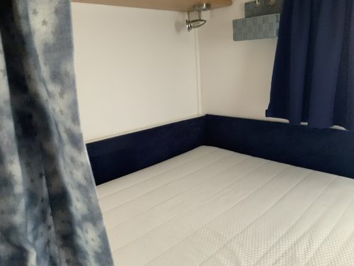 McLouis Lagan 253 G Semi-integrated, Small camper, with bicycle garage, Transverse bed, Year 2006 Camper center On The Road photo: 10