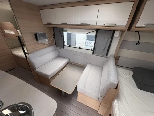 Knaus Sudwind Black Selection 500 QDK Etagenbett / Querbett Foto: 6