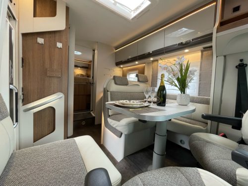 Dethleffs TREND 7057 QUEENSBED AUTOMAAT OVEN BEARLOCK Foto: 17