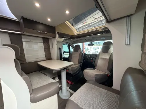 Chausson Welcome 728 EB Queensbed Pop-top roof 42000 km photo: 7