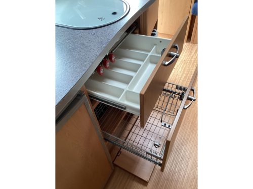 Knaus Sudwind 420 OD Mover/ awning photo: 10