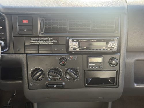 Westfalia California COACH Volkswagen Transporter I D 50 KW unique condition!!! Van conversion power steering Webasto auxiliary heater 4 berths towbar bike rack pop-top roof photo: 9