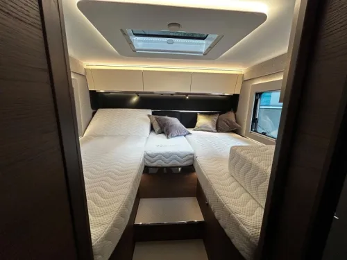 Adria Supersonic 780 SL 360 gr cam, liner seats photo: 21