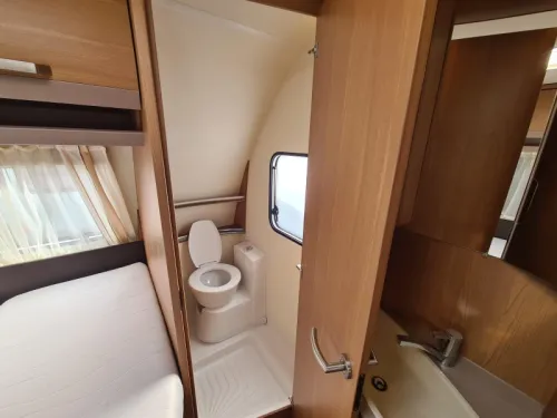 Knaus Sport 450 FU Inkl. Rangierhilfe Foto: 21