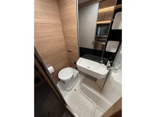 Weinsberg Xcursion 500 LT Compact Drop-down bed 22000 km! photo: 14