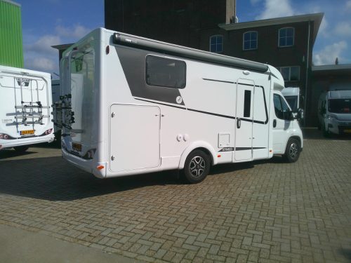 Etrusco T 6900 SB Automatic 5-person Motorhome photo: 12