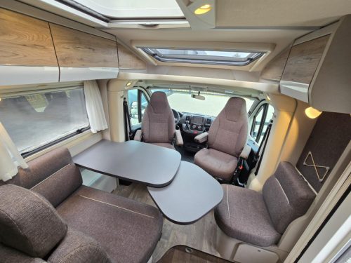 Hymer Exsis-T 678 Automatic 180hp Single beds  photo: 10