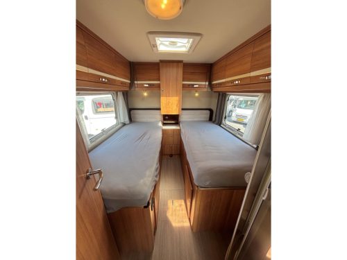 Eura Mobil Terrestra 720 Single beds/2015/Pop-top roof photo: 8