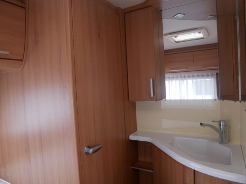 Knaus Sudwind 500 FU Awning + cassette awning  photo: 11