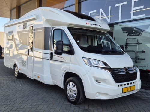 Adria Matrix 640 DC Face to face 2021 photo: 7