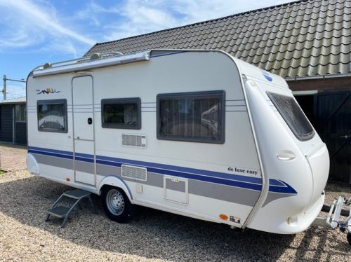 Hobby 450 De Luxe Easy fixed bed , dinette photo: 2