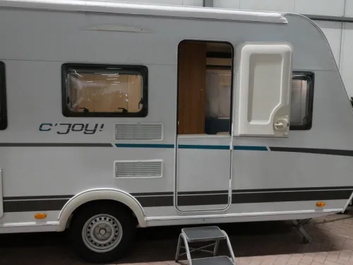 Dethleffs C'Joy 460 LE Dorema awning photo: 2