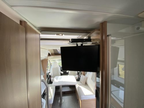 Adria Matrix Plus 670 DL SINGLE BEDS+LIFT BED photo: 2