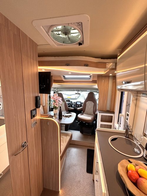 B&uuml;rstner Lyseo Limited 690 G 9-TR AUT ENKELE BEDDEN + HEFBED photo: 11