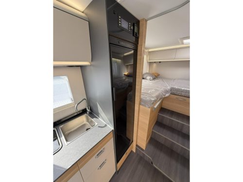 Adria Coral Axess 600 SL 7 Meter L&auml;ngsbetten Foto: 16