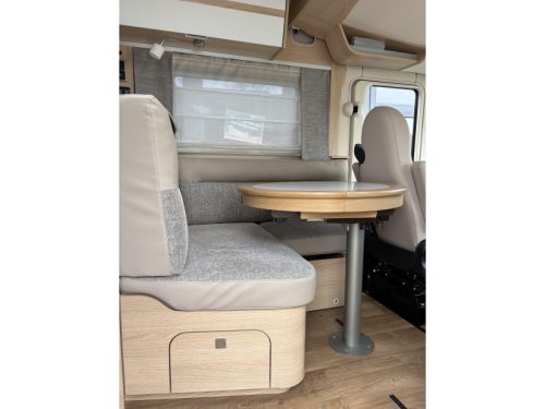 Hymer B ML I 790 Mercedes + Queen bed photo: 19