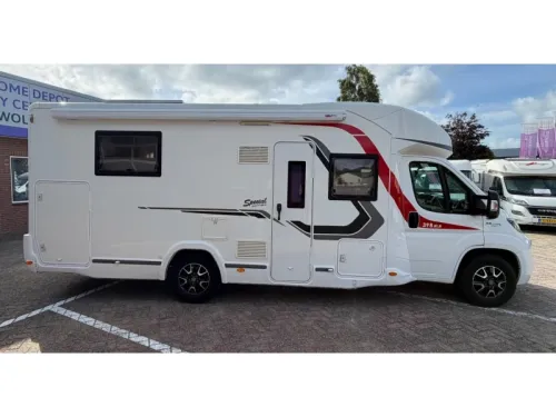 Challenger Special Edition 398 XLB Queens bed Hubbett Foto: 1
