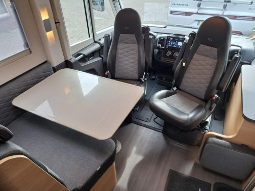 Adria Sonic 600 SL 180HP (ex-rental) photo: 3