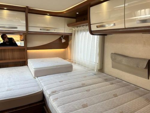 Hymer B584 B588 - automatic - low KM photo: 10