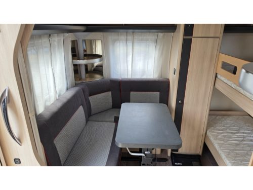 Hobby De Luxe Edition 650 KMFE awning photo: 8