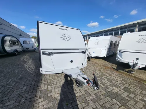 Knaus Sudwind Black Selection 540 FDK super ger&auml;umig und komplett Foto: 3