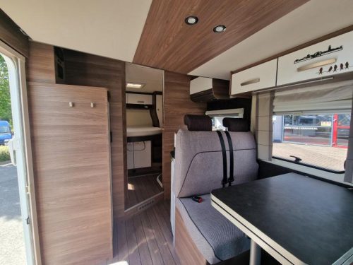 Knaus L!ve Wave 650 MX queen bed pull-down bed photo: 10