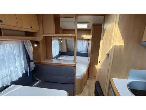 Hobby De luxe Easy 500 KMFE lit superpos&eacute; lit fran&ccedil;ais photo : 2