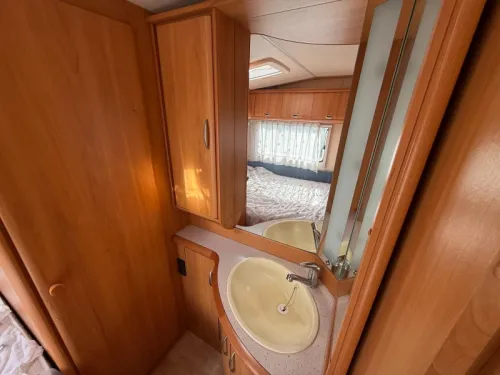 Hobby De luxe Easy 500 KMFE 6 berths, Awning with walls photo: 5