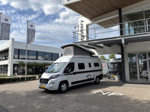 Hymer GRAND CANYON TRANSVERSE BED+POP-TOP ROOF EURO6 TOW HITCH photo: 16