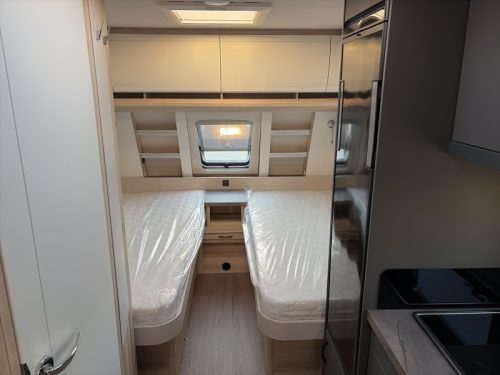 Hobby De Luxe 495 UL Model 2027 photo: 2