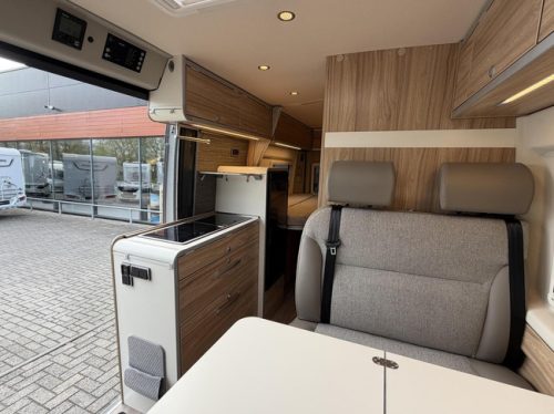 Hymer Yellowstone Cross-Over 180PS 9T-Automatik Einzelbetten Solarpaneele Foto: 10