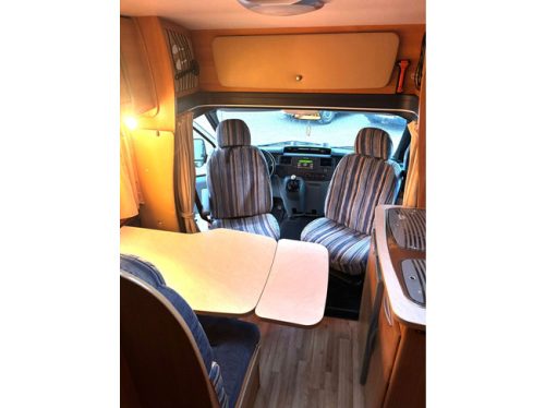 Ford 2.2 tdi Chausson FLASH Large garage photo: 9