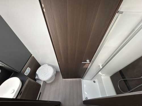 Adria Coral Supreme 670 DC 180HP - automatic - leather photo: 13