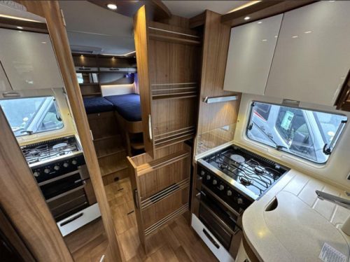 Hymer B 704 PL 3.0 M-JET 180 PK AUTOMAAT foto: 6