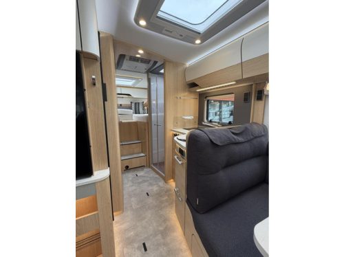 Hymer B-MC I 680 Blackline Single beds Awning Lithium Towing hitch photo: 16