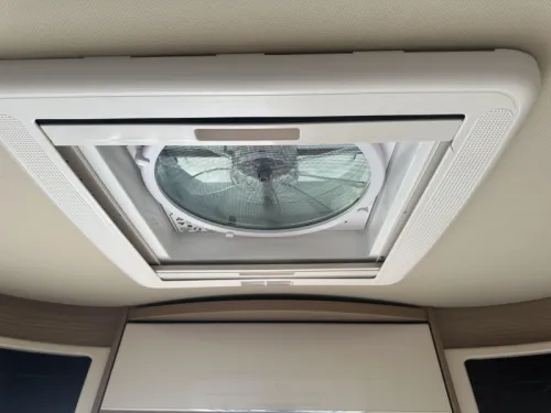 Malibu Van Comfort 640 LE Automatic / busbiker  photo: 4