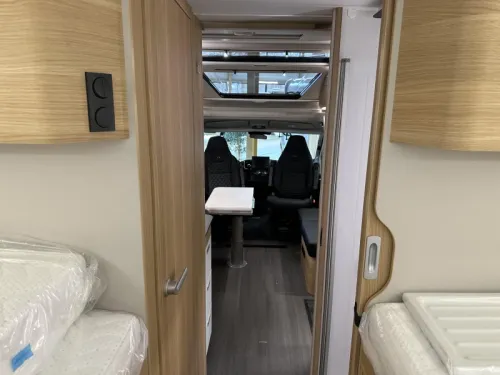 Adria Coral Plus 670 DL automaat | ex-verhuur  foto: 20