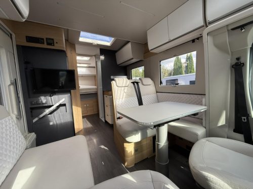 Adria Matrix Plus 670 SC Cama Queen - AUTOM&Aacute;TICO foto: 12