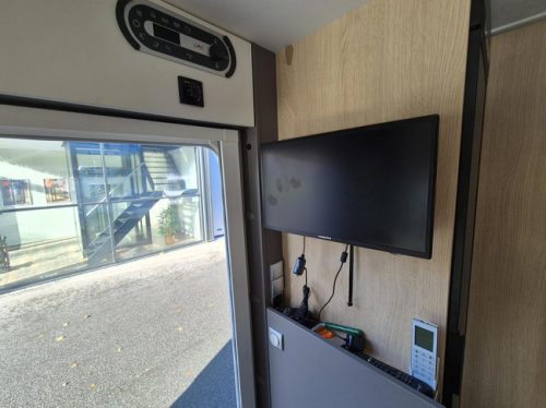 LMC Tourer Lift H 720 Queensbett &amp; Hubbett, 2x Klimaanlage, Kamera Foto: 11