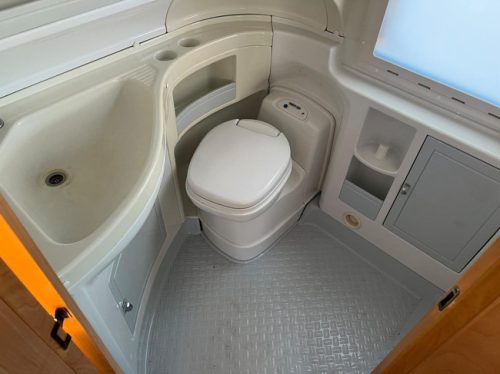 Fiat Ducato 230 Weinsberg Komet | Toldo de cassette | Portabicicletas | Bola de remolque desmontable | Cama de capuchina | Asientos de tren foto: 21