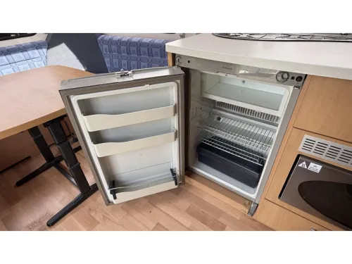Knaus Sudwind 500 FU franz&ouml;sisches Bett Rundsitzgruppe Toilette Foto: 5