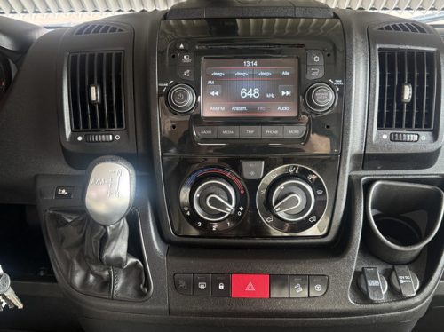 Karmann dexter 625 automatic 150 hp camper van length beds air conditioning leather awning tow bar alloy wheels 16 inch remis pleated blinds photo: 9