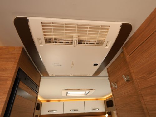 Weinsberg CaraCompact 600 MEG roof air conditioning and tow bar photo: 14
