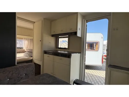 Dethleffs Camper 440 T asiento de tren cama fija aseo foto: 6