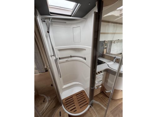 Hymer B ML I 790 Mercedes + Queensbed photo: 10
