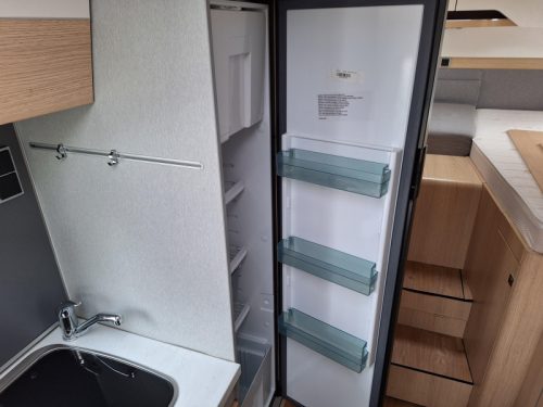 Hymer BMC-T 580 -2 SINGLE BEDS-AUTOMATIC photo: 4