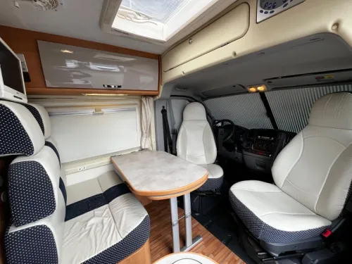 Roller Team Livingstone 2 600 Transverse Bed, Camper van photo: 4